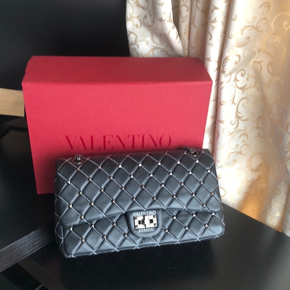 Valentino 🤩🎁Limited Edition Stud Quilted Bag
